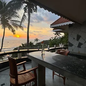 Kovalam Gymkhana Thayil Kadaloram Homestay